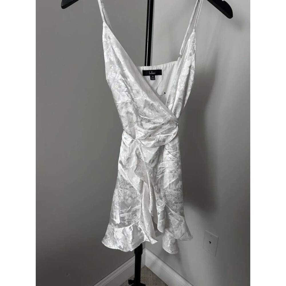 Lulu’s Women’s XS White Satin Jacquard Wrap Mini Dress Floral Ruffle